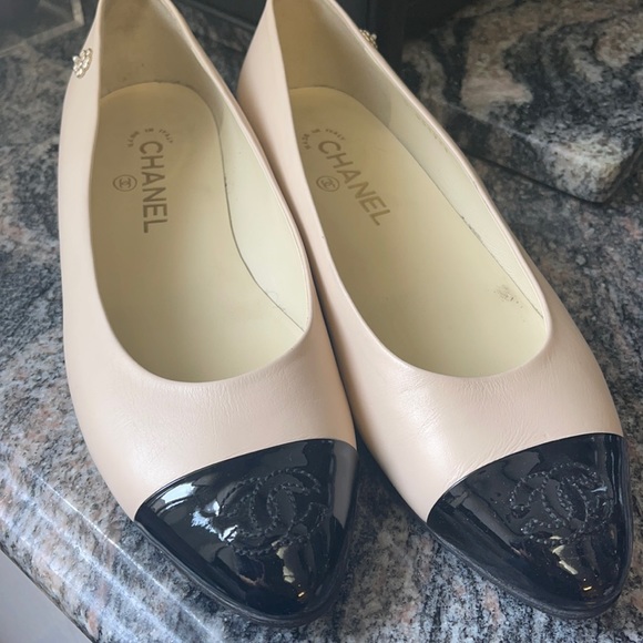 COPY - Chanel Flats - Picture 1 of 8